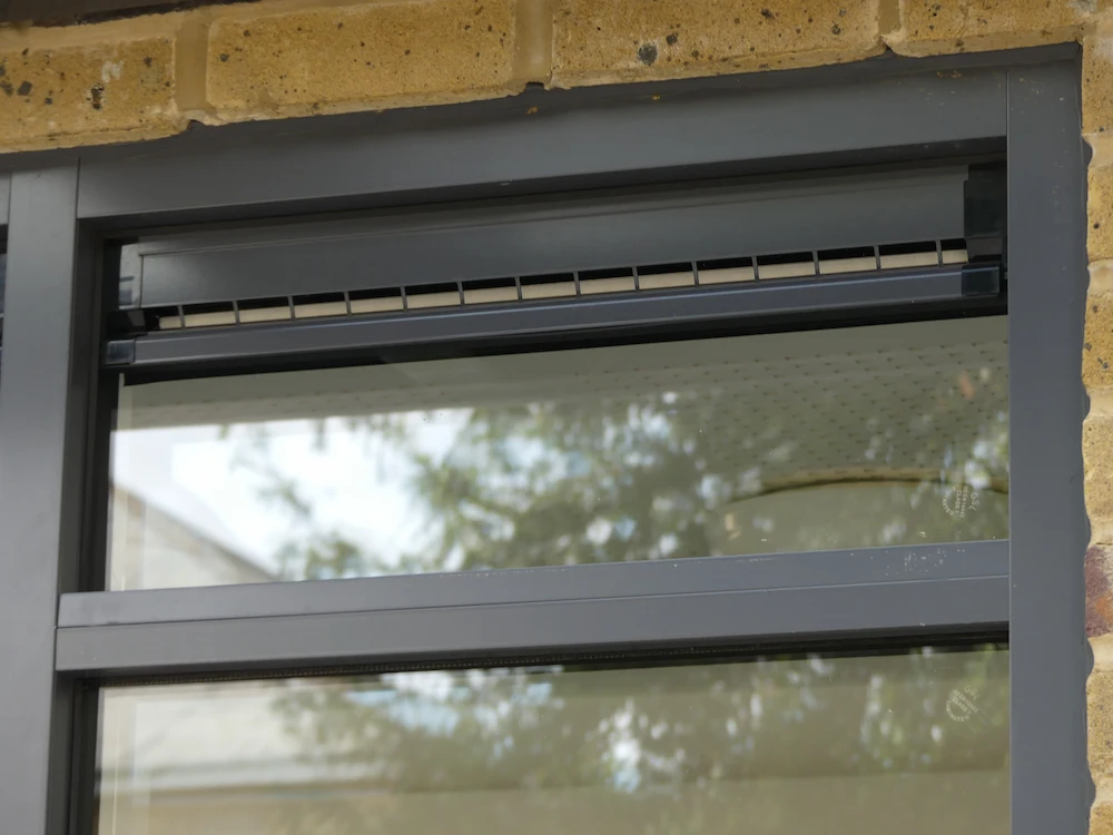 Nawiewnik naszybowy przeciwdeszczowy airvent DG80 / DGL80 / DG80 EX / DGL80 EX